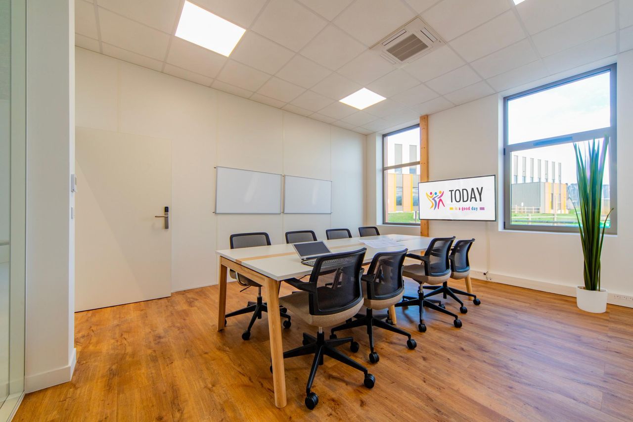 Tremblay-en-France  Coworking spaces BUREAU PRIVATIF MAURESMO image 3