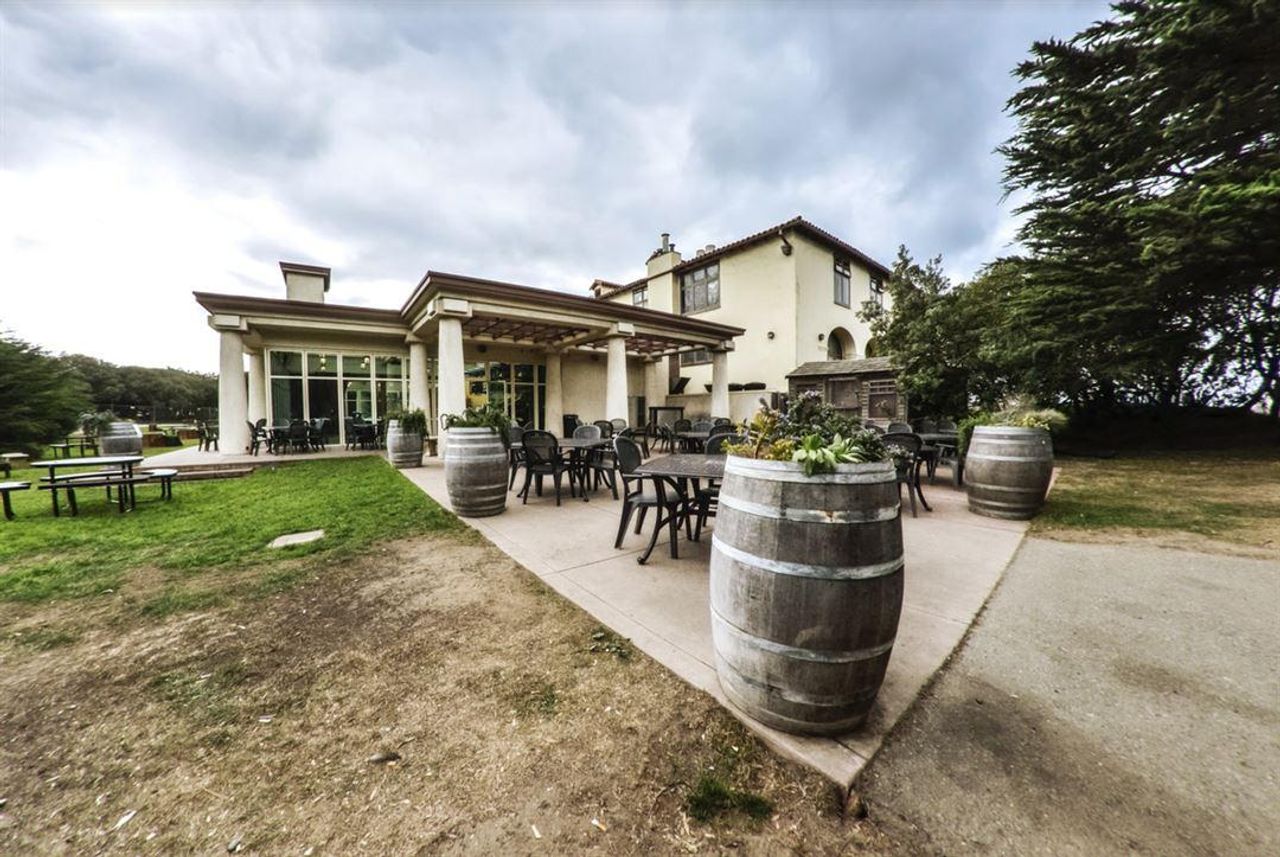 San Francisco  Restaurant Beach Chalet Brewery & Restaurant image 6