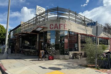 Los Angeles Café Paper or Plastik Cafe image 5