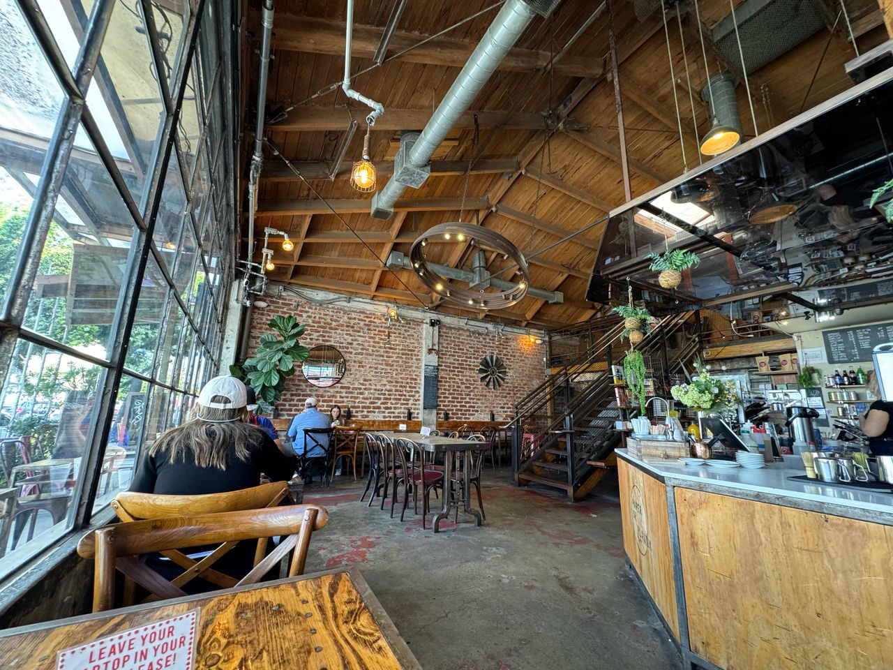 Los Angeles  Cafe Paper or Plastik Cafe image 6