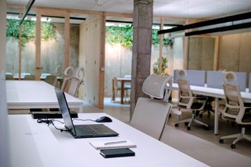 Barcelona  Coworking spaces HOT DESK image 7