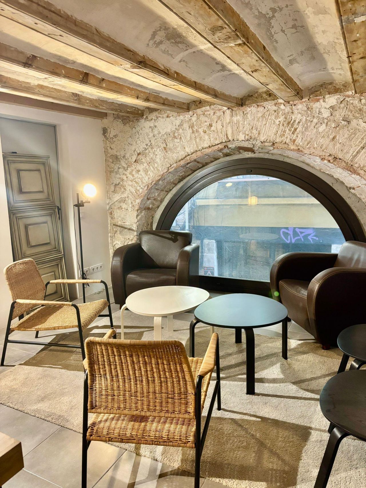 Barcelona  Flexibele kantoorruimtes GroundInn Lab - Creative Workspace in El Born image 12