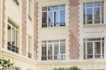 Paris Il theatro image 2