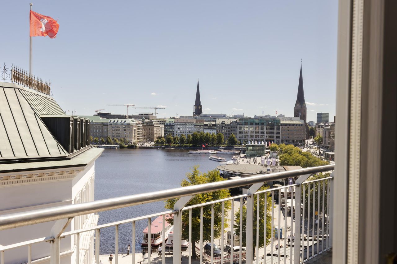 Hamburg Kunden-Meeting Meeting room Alsterblick image 3