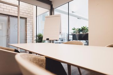 Rest of the World Kundengespräch  Sitzungszimmer image 1