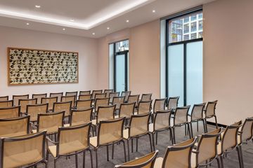 Frankfurt am Main Tagungshotel Euro + Dollar image 3