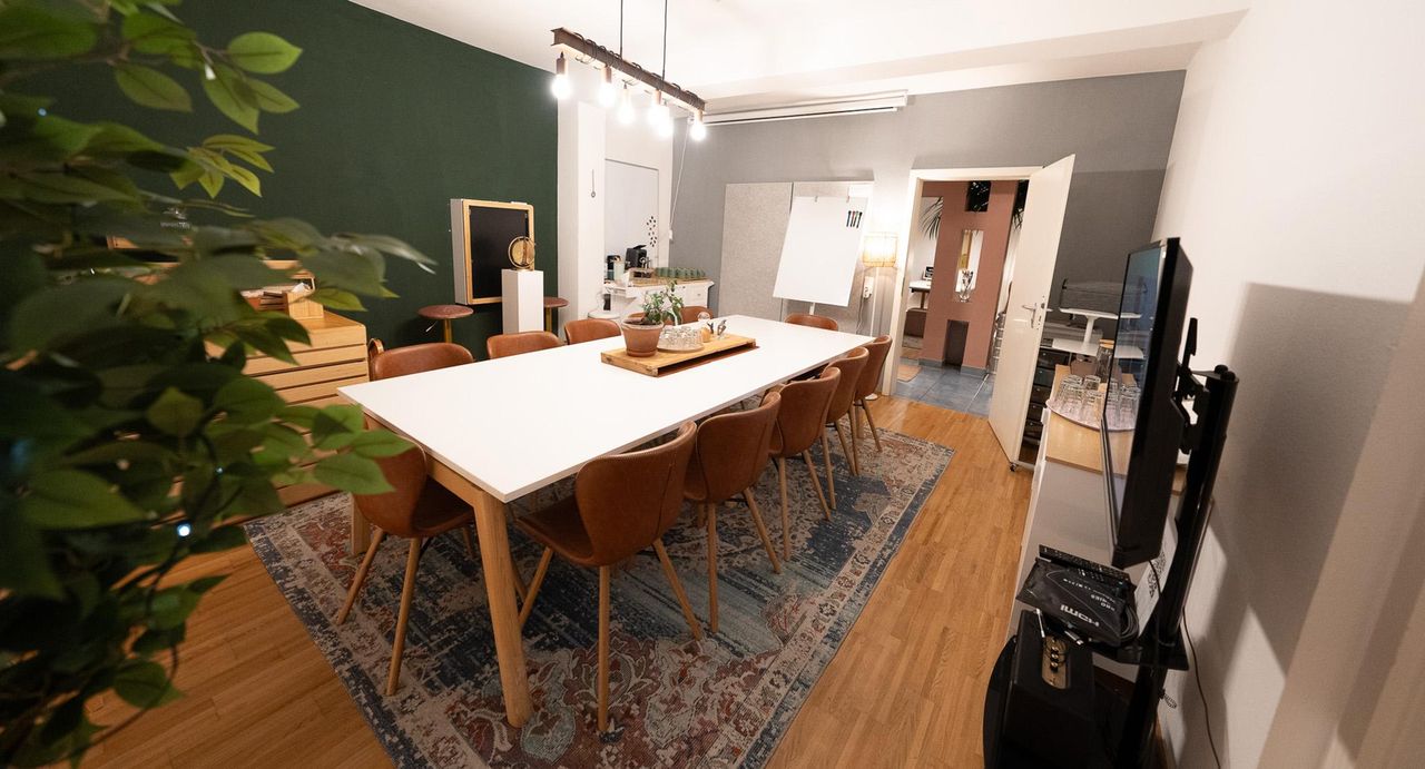 Stuttgart Coworking Boardroom LEONHARDSZIMMER - Inspirierende Tagungslocation in Stuttgart Mitte image 20