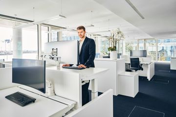 Hamburg  Workspace EV Work Edition HafenCity image 2