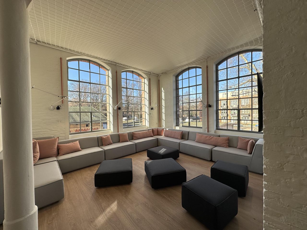 Rest of the World Mobiles Arbeiten Loft smartspaces Eiswerder image 1