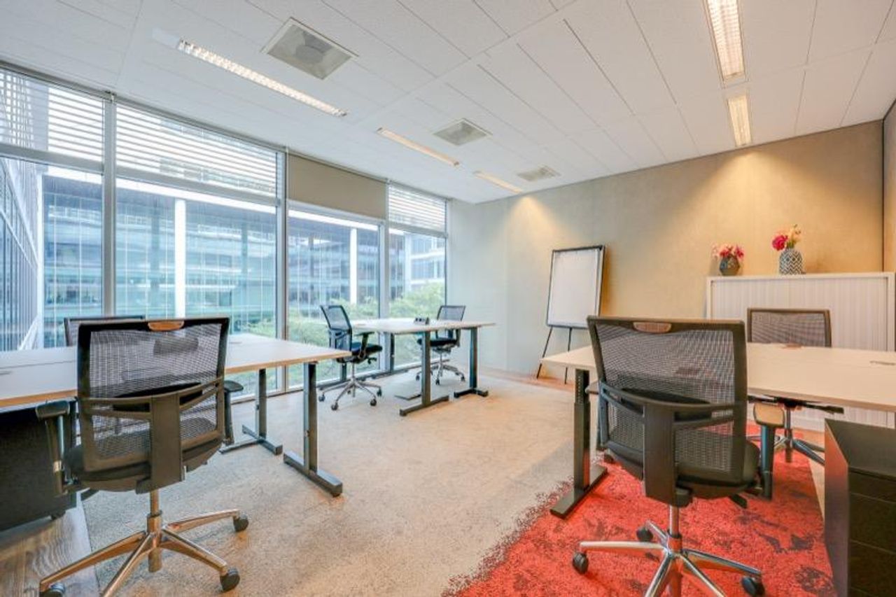 Amsterdam  Business center Tribes Amsterdam SOM image 2