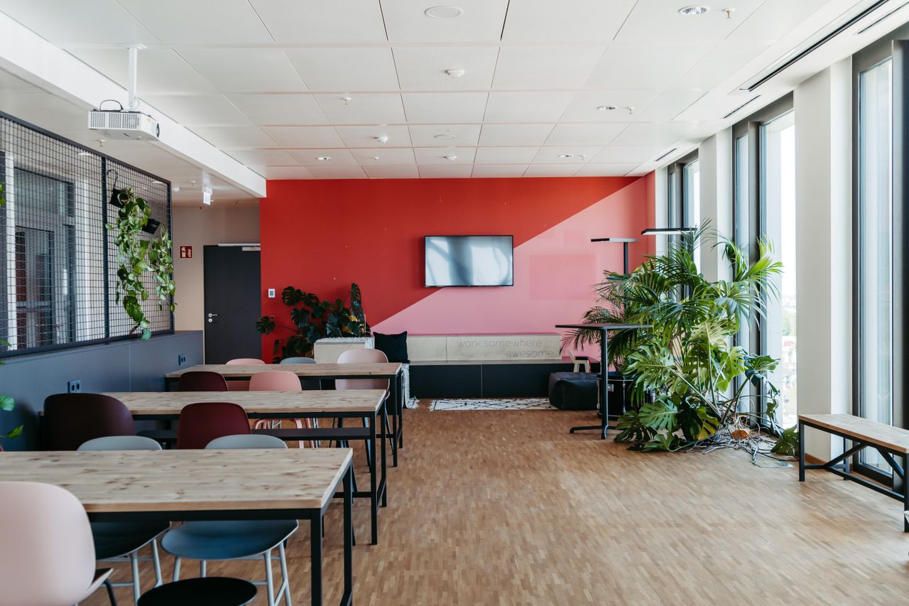 Rest of the World Mobiles Arbeiten Coworking spaces Satellit Glückstein image 3