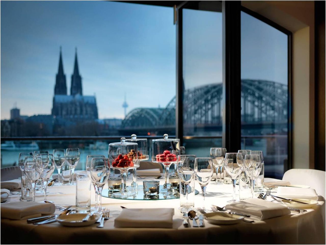 Köln PR & Marketing Event Veranstaltungsraum Luxuslocation mit Domblick image 10