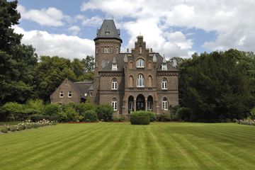 Dormagen Hochzeit  Marienburg Business & Conference Center  image 10