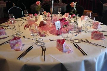 Rest der Welt PR & Marketing Event Stilvolle Eventhalle am Ufer der Paar image 10