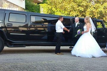 Rest der Welt PR & Marketing Event Stilvolle Eventhalle am Ufer der Paar image 10