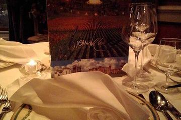 Rest der Welt PR & Marketing Event Stilvolle Eventhalle am Ufer der Paar image 10