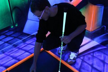 Hofheim Am Taunus PR & Marketing Event Schwarzlichthelden Minigolf image 10