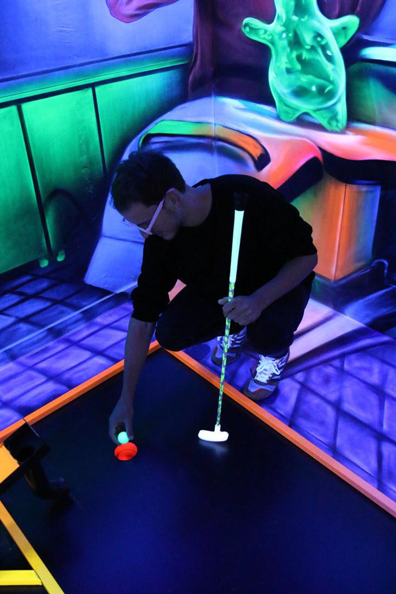 Hofheim Am Taunus PR & Marketing Event  Schwarzlichthelden Minigolf image 10