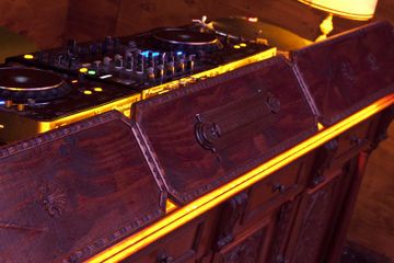 Berlin Geburtstag  Einzigartiger Club in Friedrichshain image 10