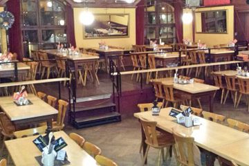 München Geburtstag Theater zum Wirtsahaus im Isartal image 10