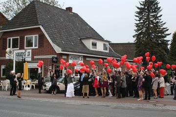 Elmshorn PR & Marketing Event  Weincafe Leonards-sit-in image 10