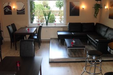 Elmshorn PR & Marketing Event  Weincafe Leonards-sit-in image 10