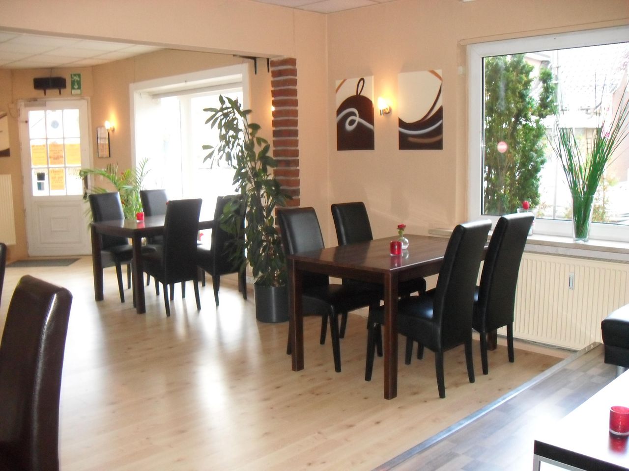 Elmshorn PR & Marketing Event  Weincafe Leonards-sit-in image 10