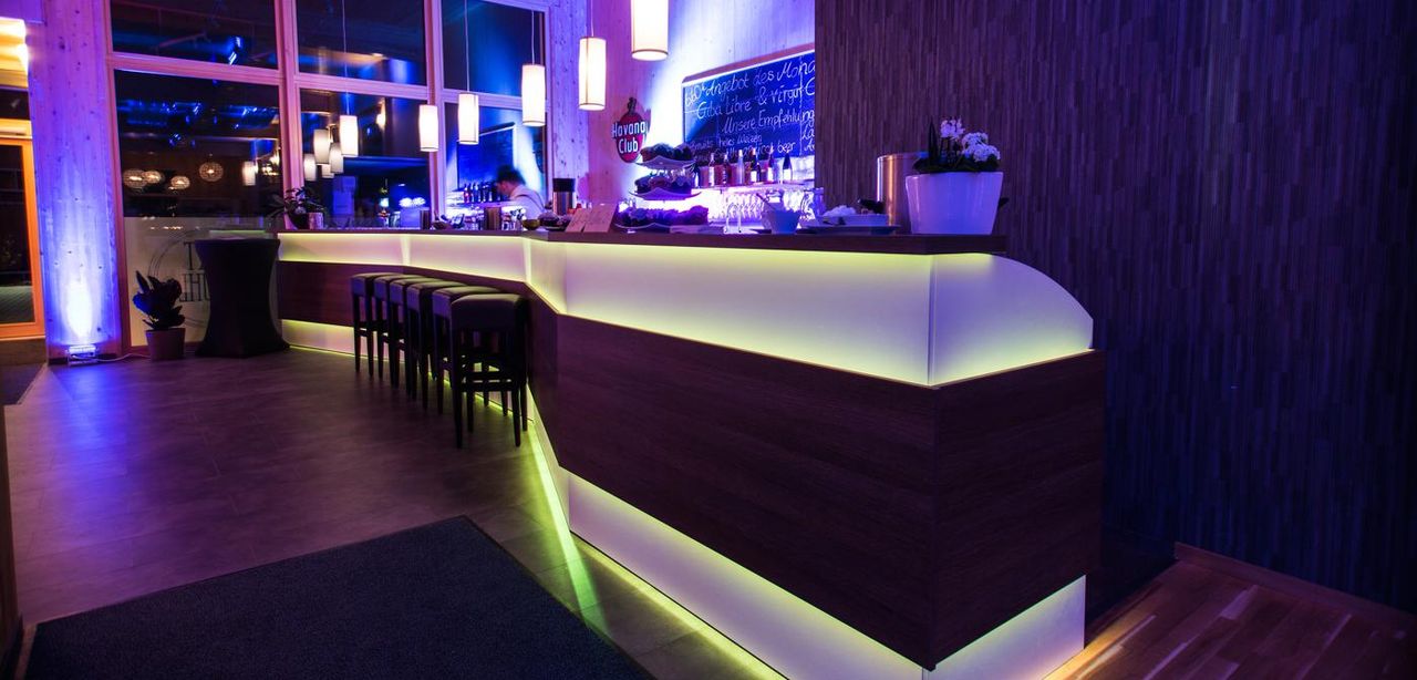 Bad Homburg PR & Marketing Event Hochzeitssaal/Ballsaal/Festsaal Taktgefühl image 10