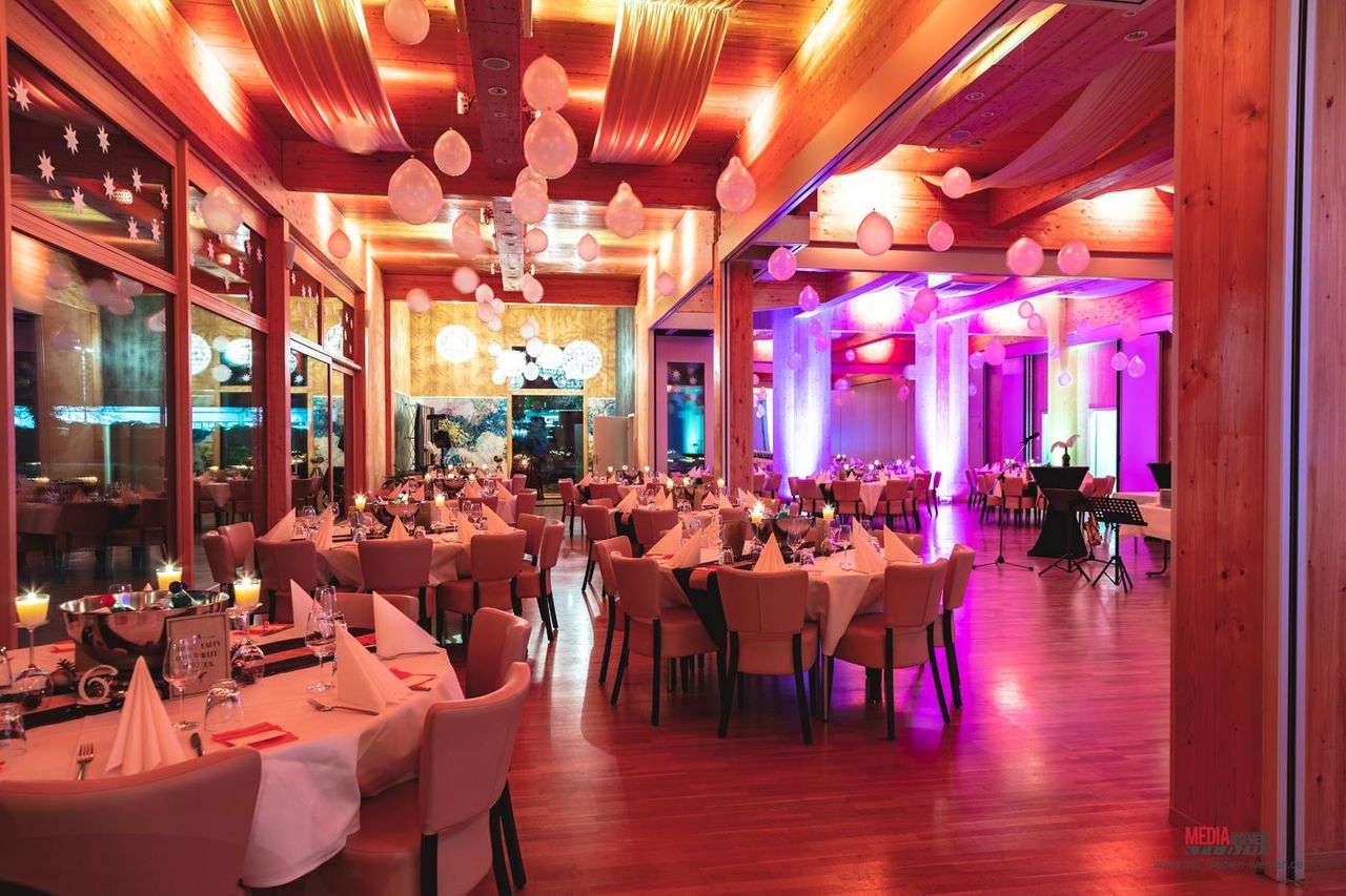 Bad Homburg PR & Marketing Event Hochzeitssaal/Ballsaal/Festsaal Taktgefühl image 10