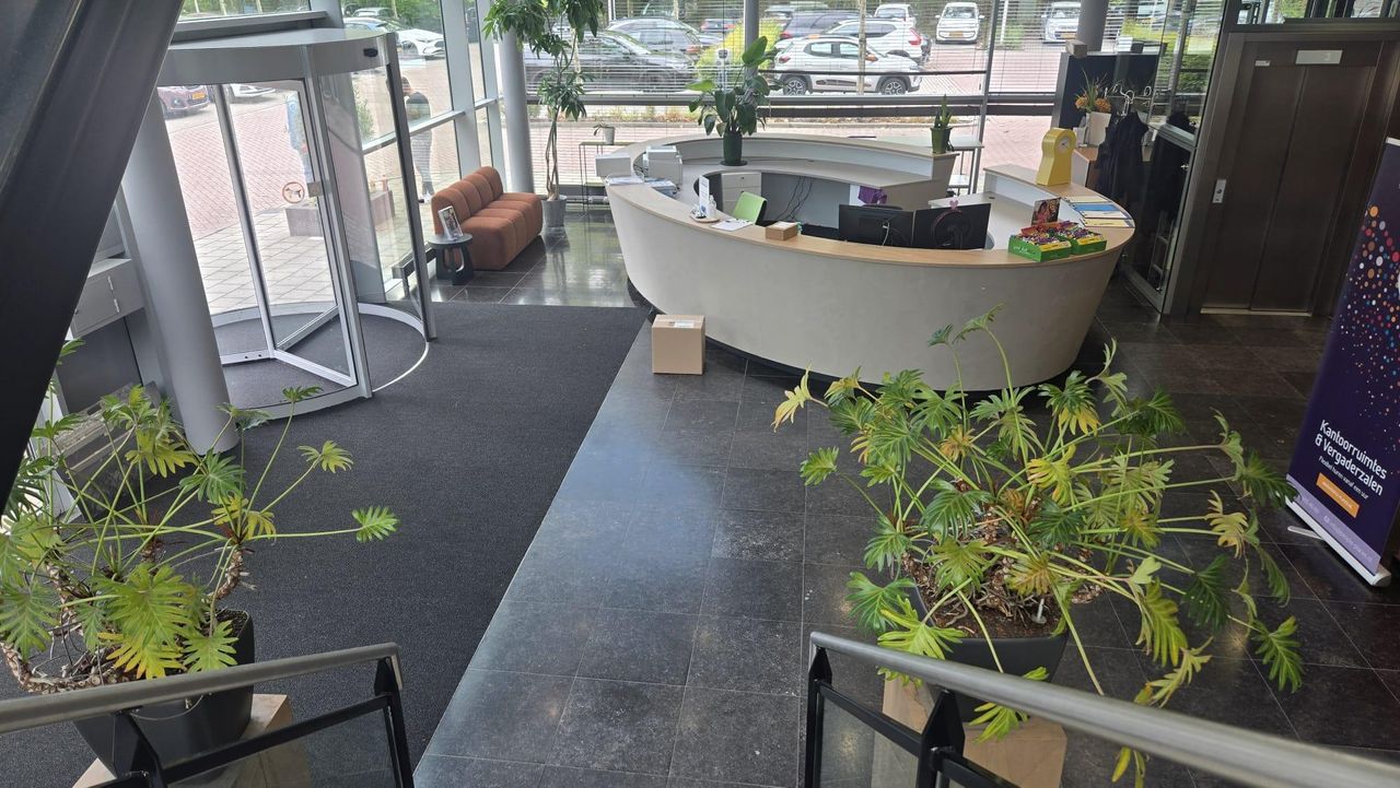 Almere Mobiel Werken Meetingraum People@places Almere Offices image 1