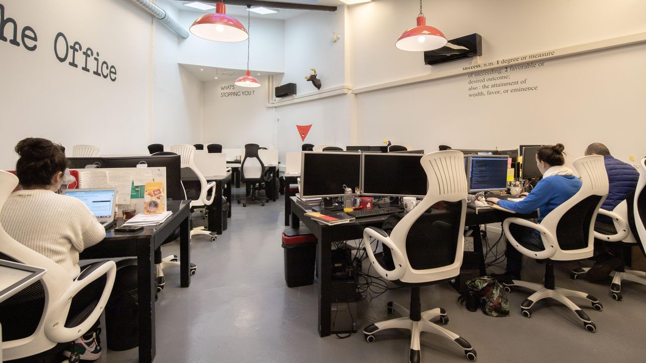 Paris training rooms Coworking Space The Office Paris CA image 17