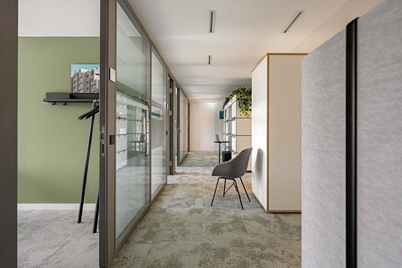 Rest der Welt Mobiles Arbeiten  Office Club München image 8