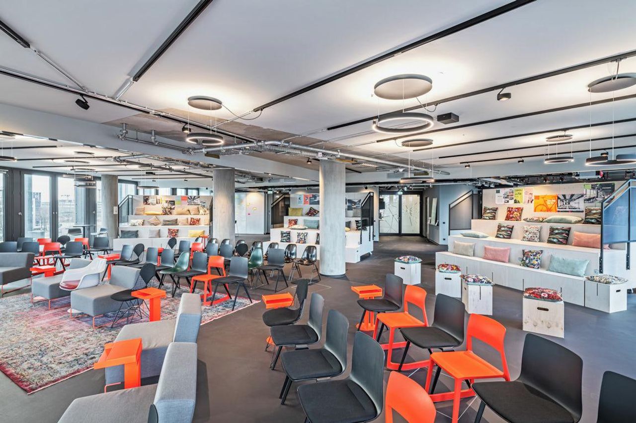 Munich training rooms Conference Center Design Offices München Nove - Meet and Move Room image 7