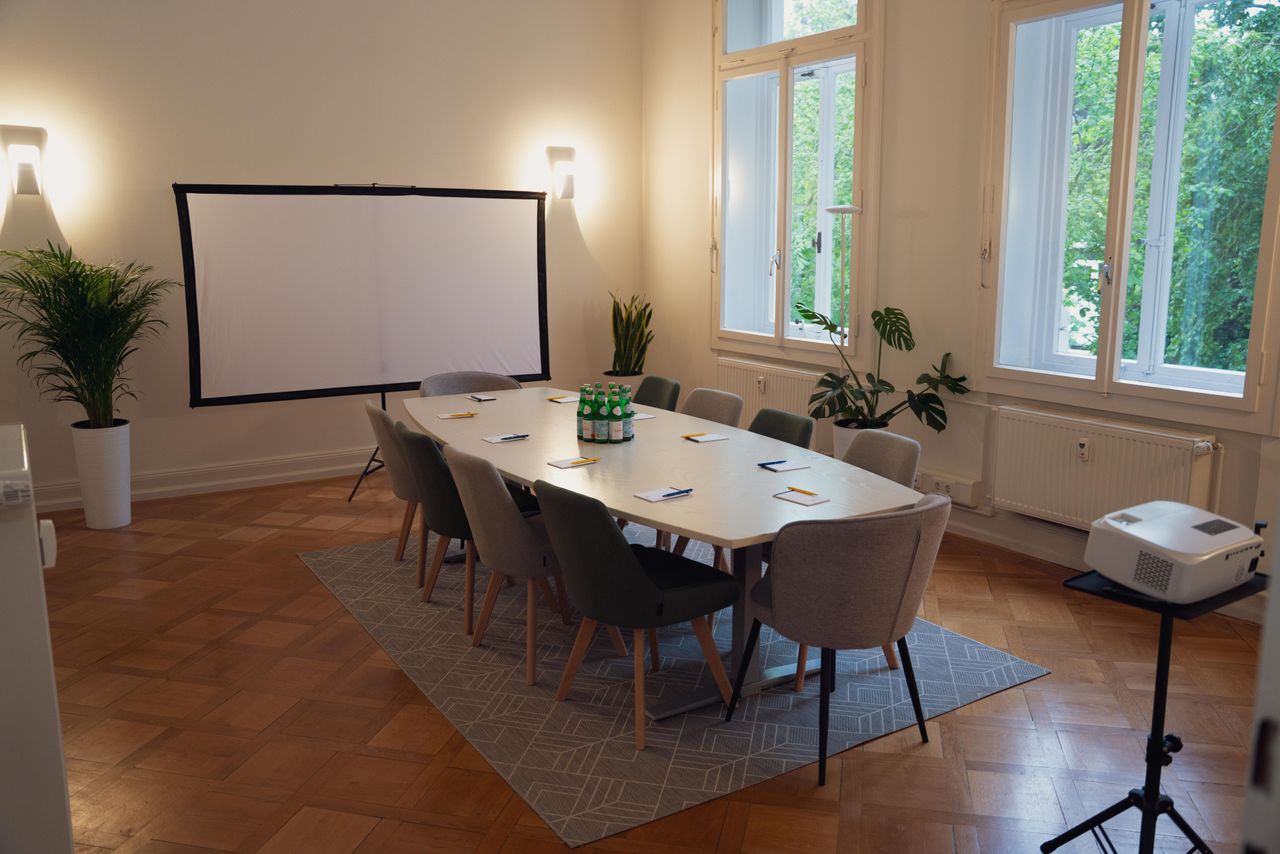 Hanover Coworking Function Room DMS Villa image 16