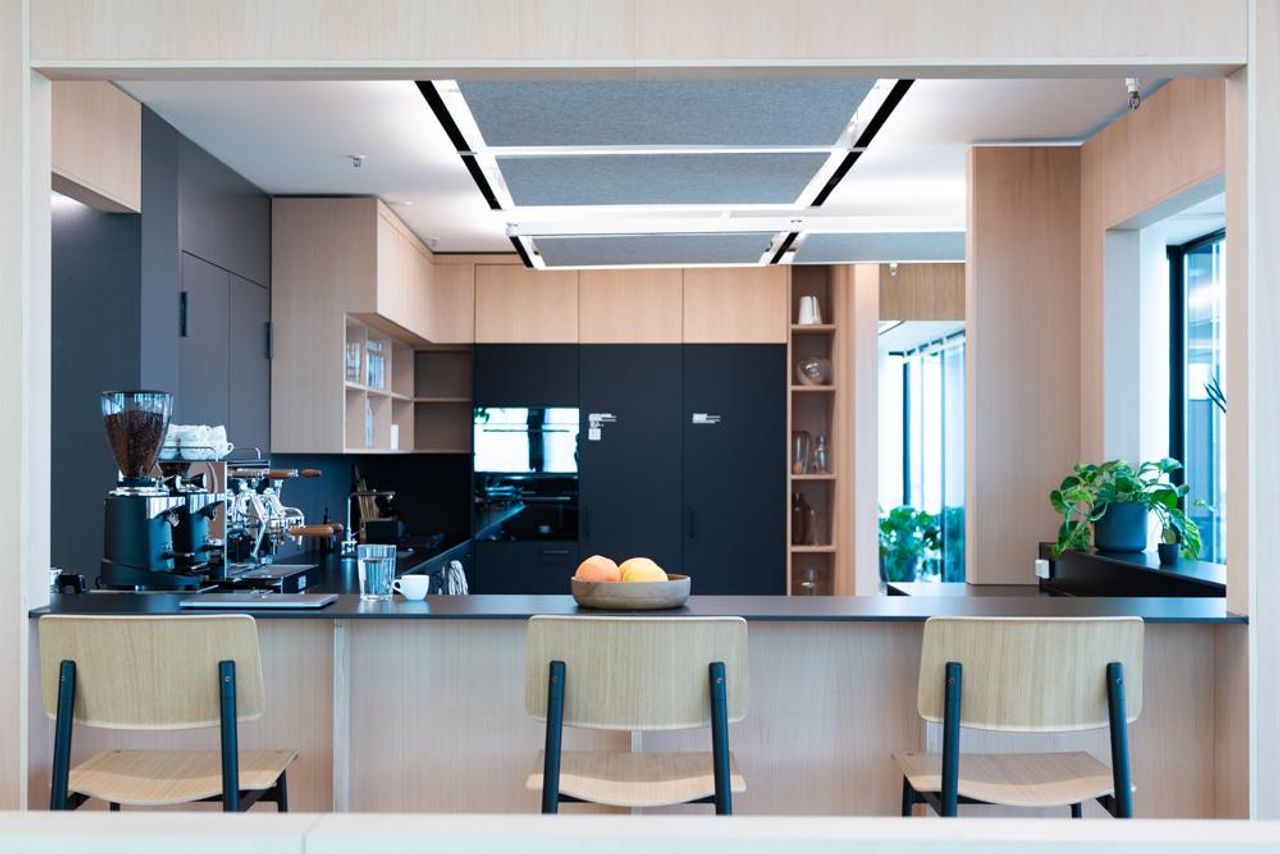 Basel  Workshop spaces FlexOffice Basel Messeturm image 5