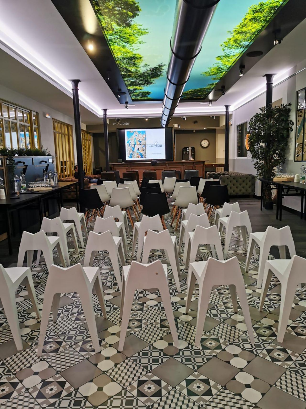 Bordeaux Client Meeting Coworking spaces Seven  7Th image 9