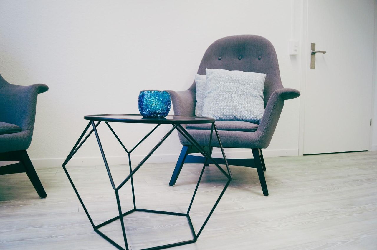 Zürich Kundengespräch Praktijk Zentrum Laguna GmbH image 3