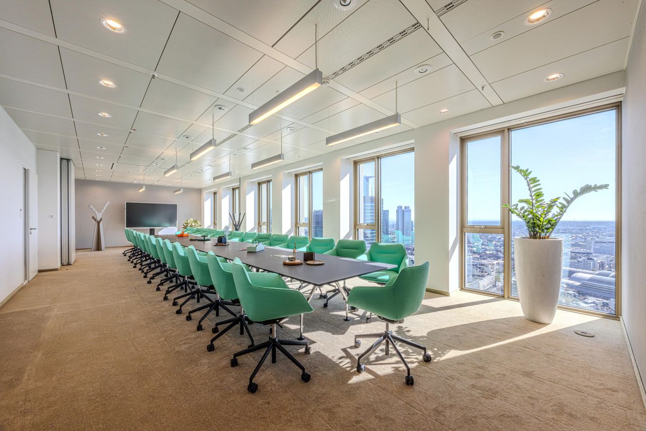 Frankfurt Coworking Conference room k1 BusinessClub Tower 185 image 5