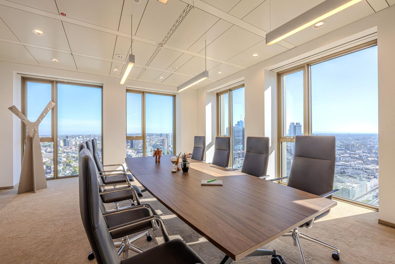 Frankfurt am Main Coworking Konferenzraum k1 BusinessClub Tower 185 image 1