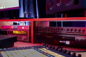 Berlin Coworking Tonstudio Refuge Worldwide image 2