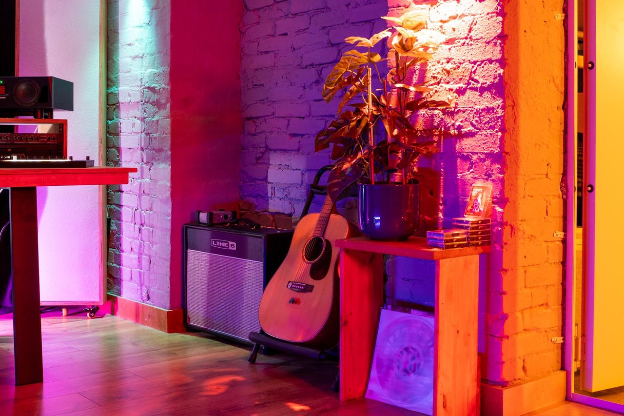 Berlin Coworking Tonstudio Refuge Worldwide image 3