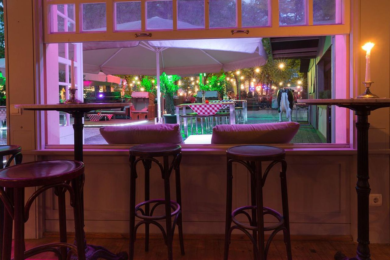 Ismaning PR & Marketing Event Veranstaltungsraum Bar Ludwig II image 10