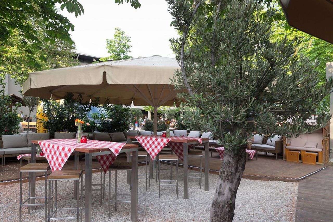 Ismaning PR & Marketing Event Veranstaltungsraum Bar Ludwig II image 10