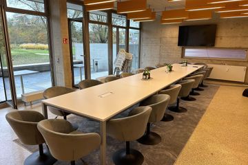 Cologne   Burcu Gözen image 7