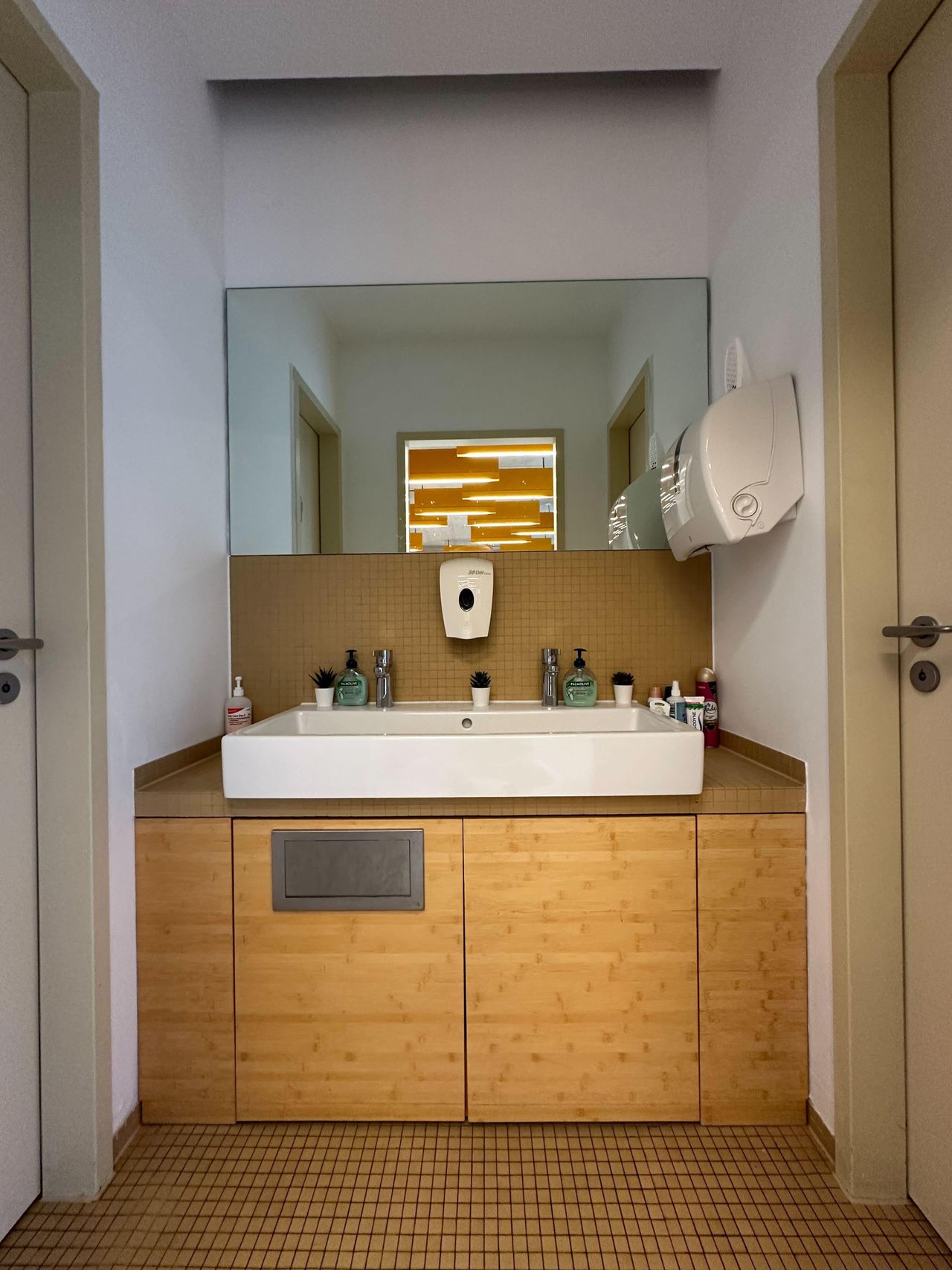 Cologne   Burcu Gözen image 11