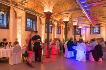 Lüneburg Sommerfest Kunstsaal Lüneburg - Moderner Industriesaal mit Stil image 10