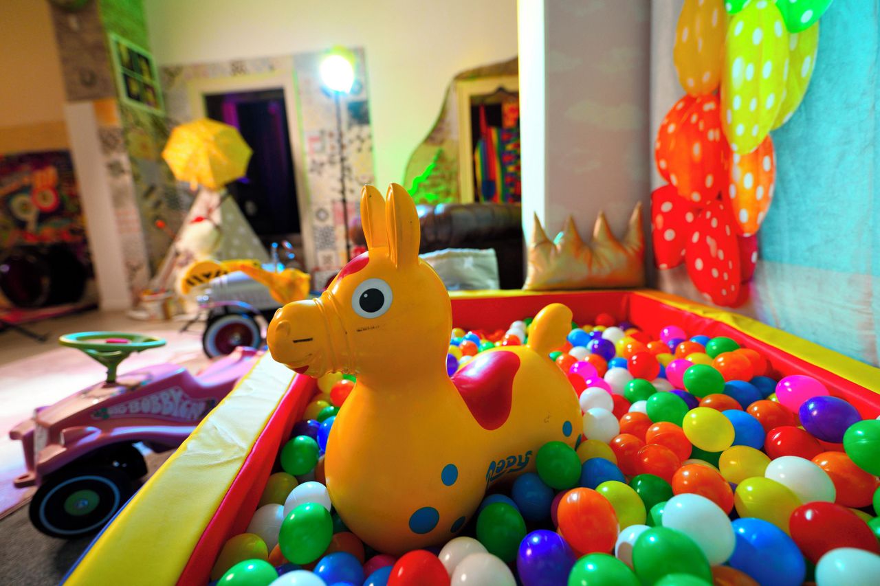 Dortmund PR & Marketing Event Film-/Fotostudio/Mietstudio/Studio XrawStudios.com image 5