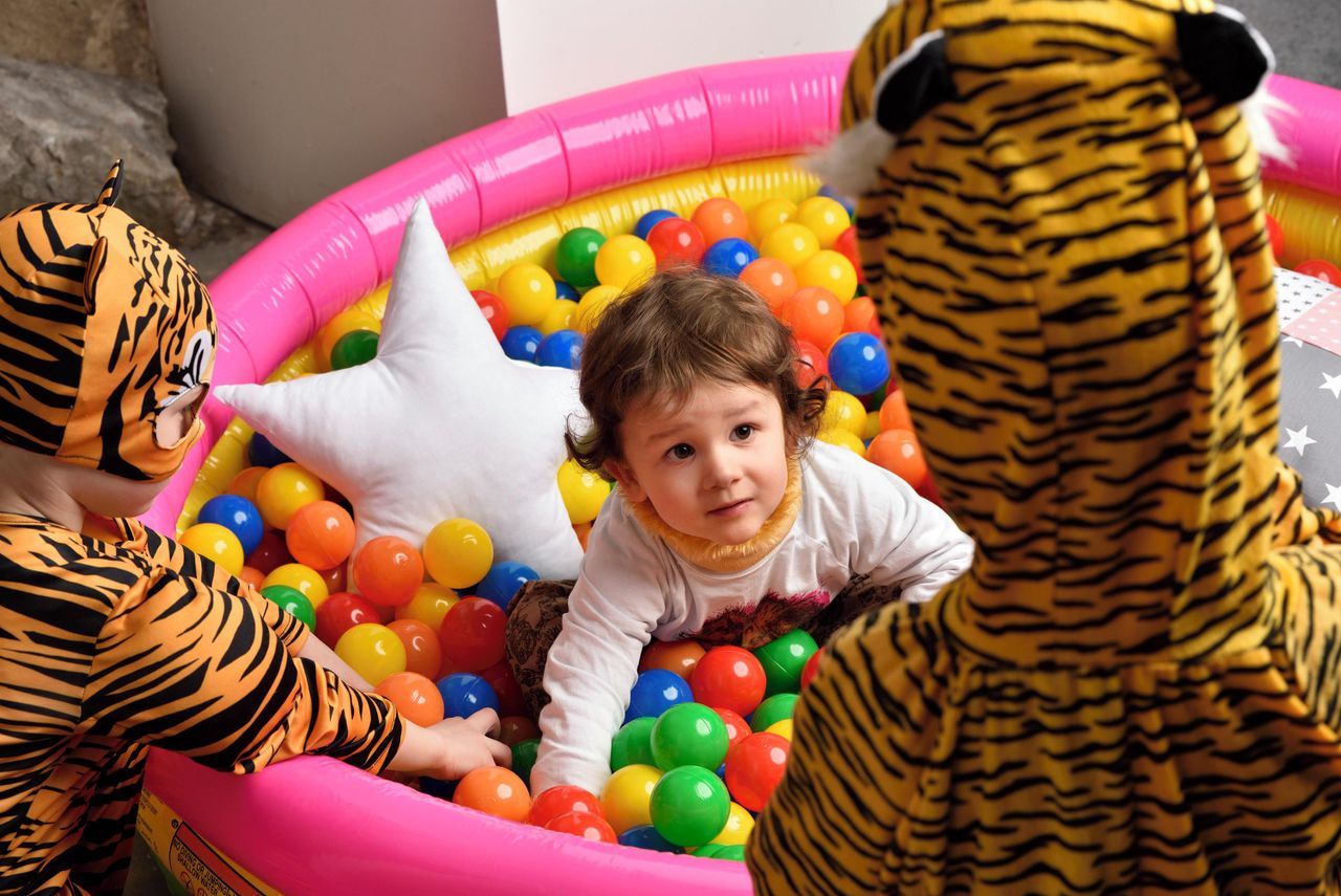 Dortmund PR & Marketing Event Film-/Fotostudio/Mietstudio/Studio XrawStudios.com image 19