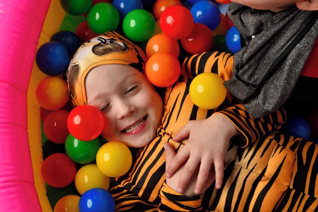 Dortmund PR & Marketing Event Film-/Fotostudio/Mietstudio/Studio XrawStudios.com image 20