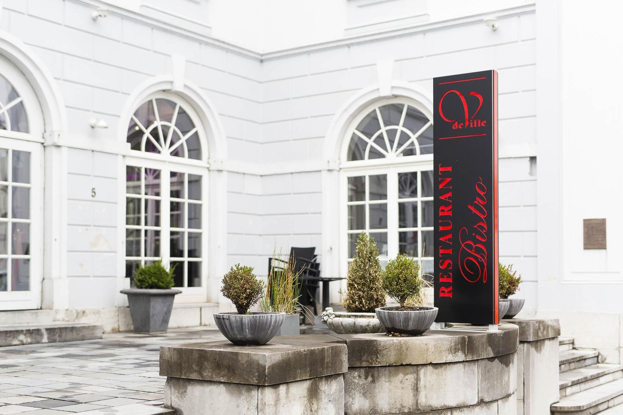 Eschweiler bei Aachen Geburtstag Hochzeitssaal/Ballsaal/Festsaal Altes Rathaus image 10